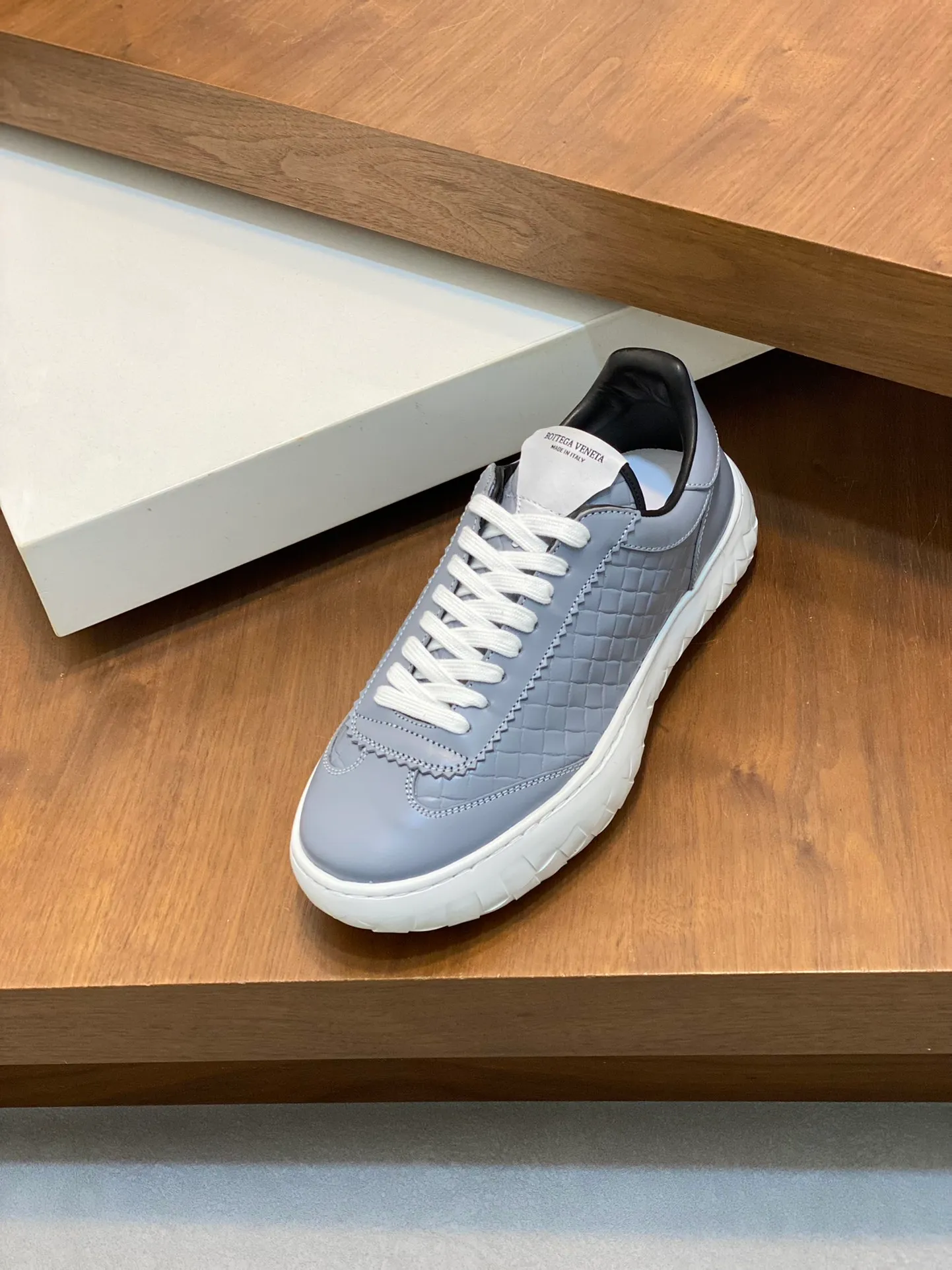 Men's men's shoes 💰480 [New style] ⛺️⛺️BV-Bottega Veneta men's Apollo sneakers. Run to the next stop at a brisk and comfortable pace. This casual shoe is a nylon and suede cowhide lace-up sneaker. Material: Fabric stitching cowhide and cow suede. Rubber outsole Size: 38-44 (45 can be customized